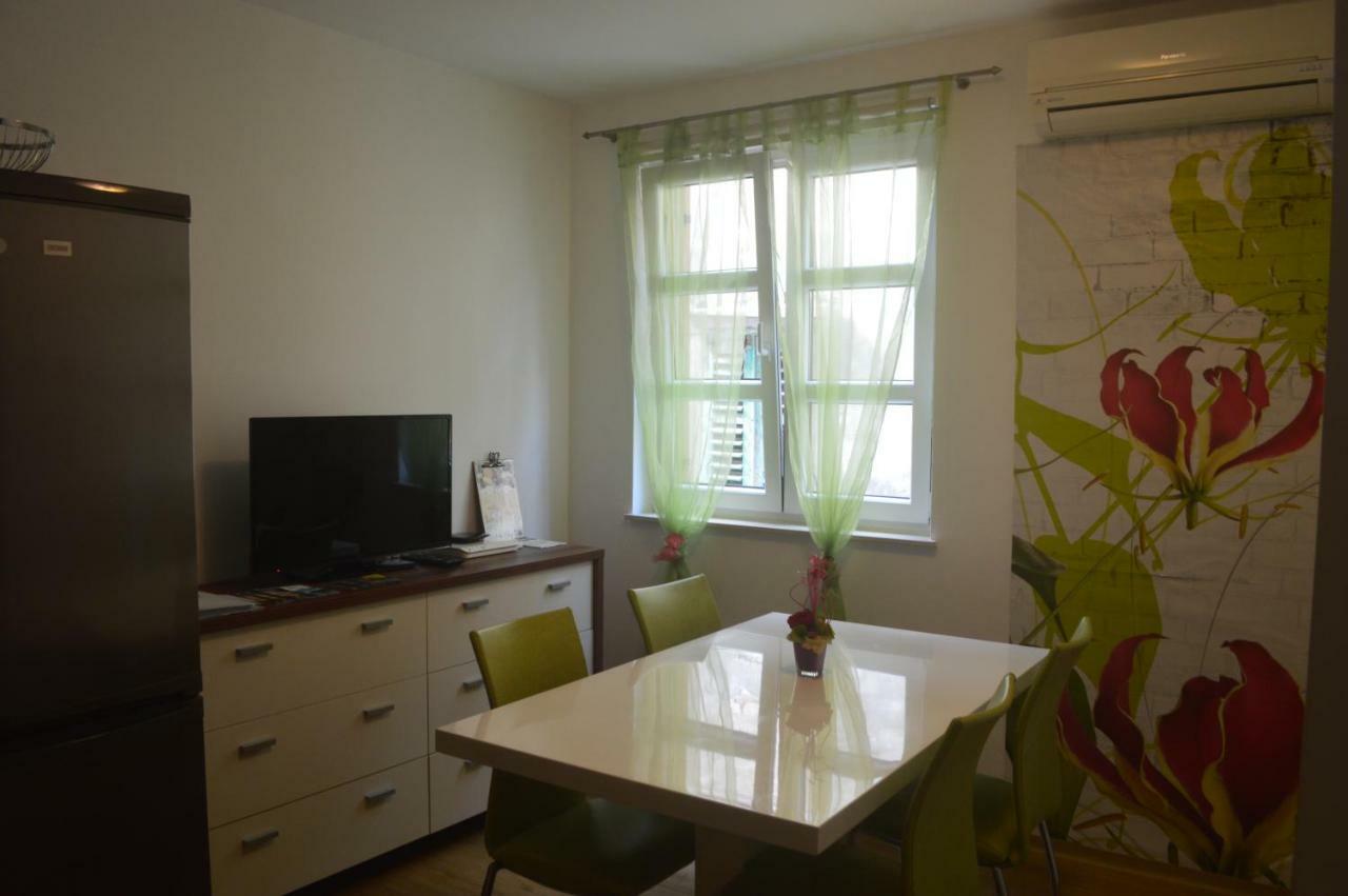 Apartment Aria, Koper Center Luaran gambar